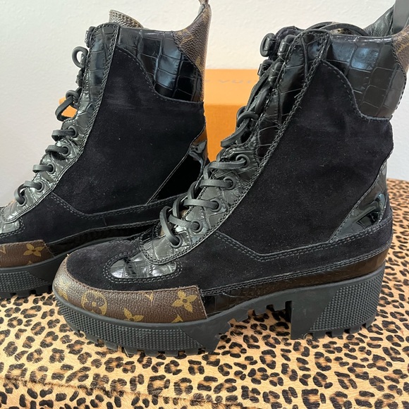 (SOLD) Louis Vuitton Suede Monogram Laureate Desert Boots - Picture 7 of 11